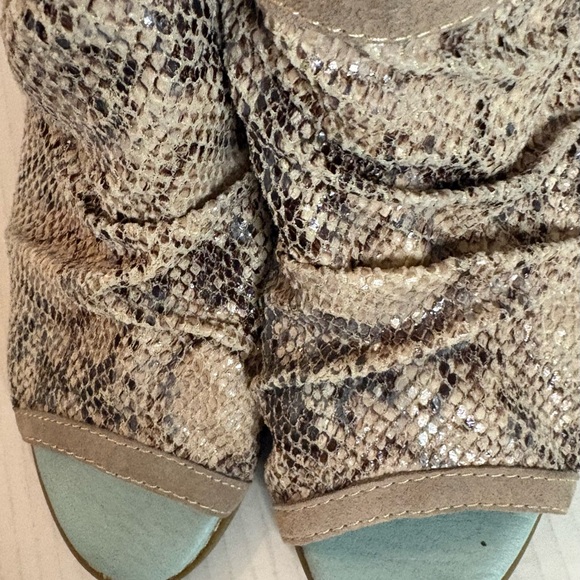 L' Artiste Shoes - L' Artiste Spring Step Snake Print Low Suede Booties Women's 5.5 Peep Toe